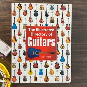 The Illustrated Directory of Guitars‎ Vintage 2006 Art Coffee Table Book 🎸